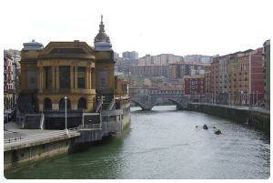 Bilbao, lungo fiume