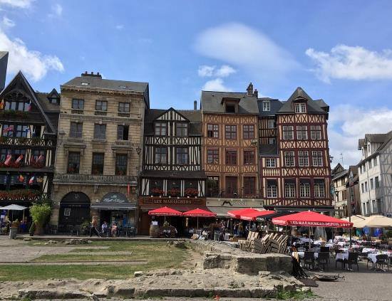 Piazza del mercato a Rouen