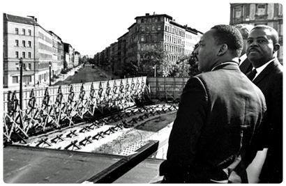 Visita di Martin Luther King al Muro di Berlino