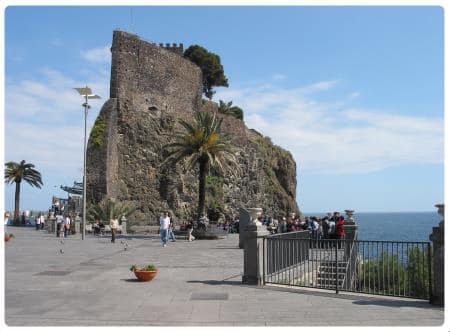 Aci Castello mare