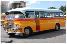 Vecchi Bus in funzione nell'isola fino a non molto tempo fa