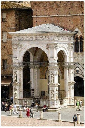 Cappella di Piazza - Piazza del Campo a Siena