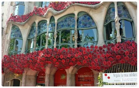 Casa Batlló durante la giornata di Sant Jordi