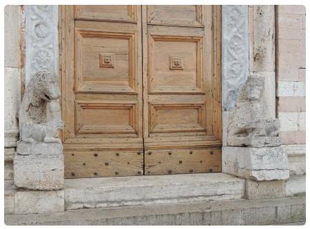 Portale principale chiesa di San Pietro