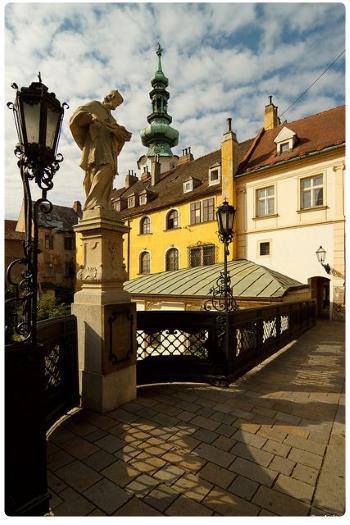 Bratislava collegare