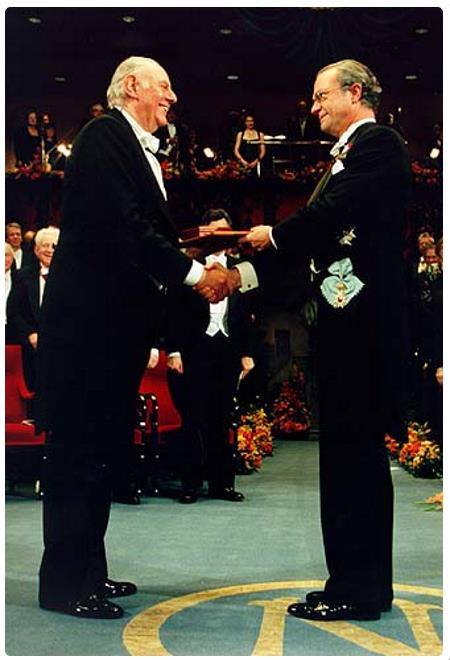 Dario Fo riceve il Nobel