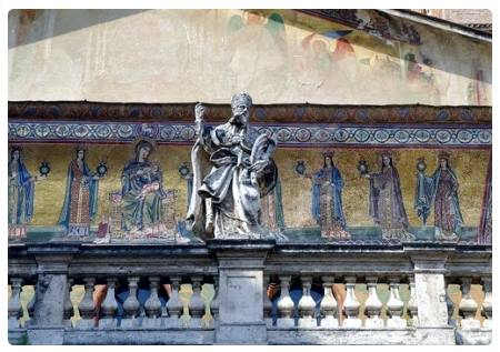 Dettaglio facciata Basilica di Santa Maria in Trastevere