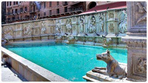 Fonte Gaia - Piazza del Campo a Siena