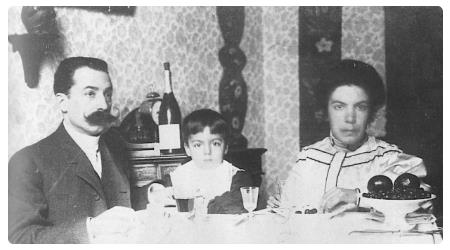 Grazia Deledda con Palmiro Madesani e il figlio Sardus