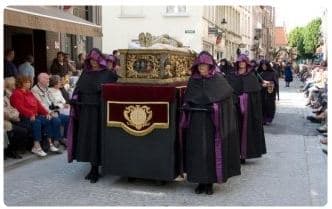 Processione in costume del Sacro Sangue