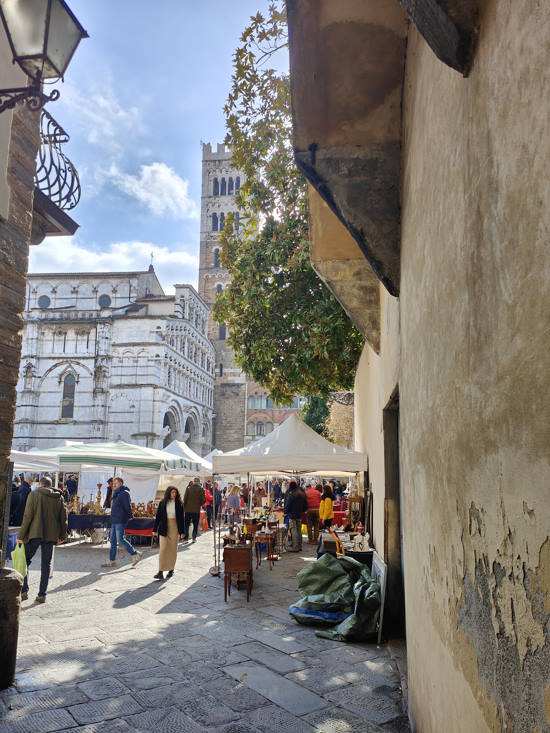 Mercatino Antiquario Lucchese