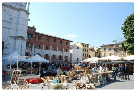 Mercatino Antiquario Lucchese