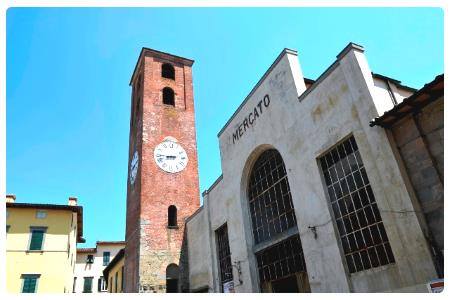 Mercato del Carmine a Lucca