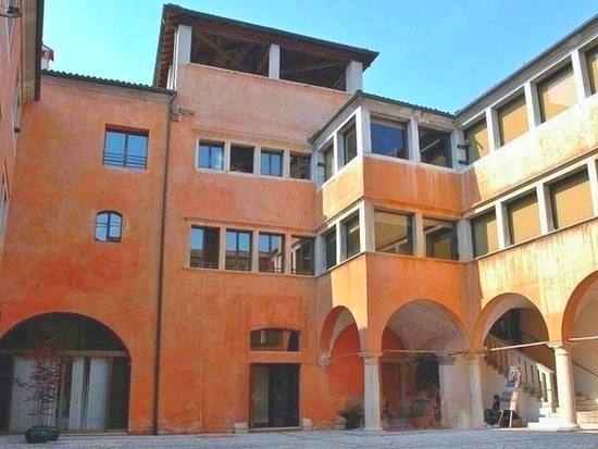 Palazzo della Crepadona