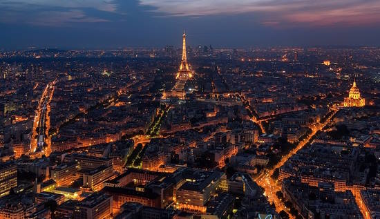 Perchè Parigi  si chiama "Ville Lumière"?