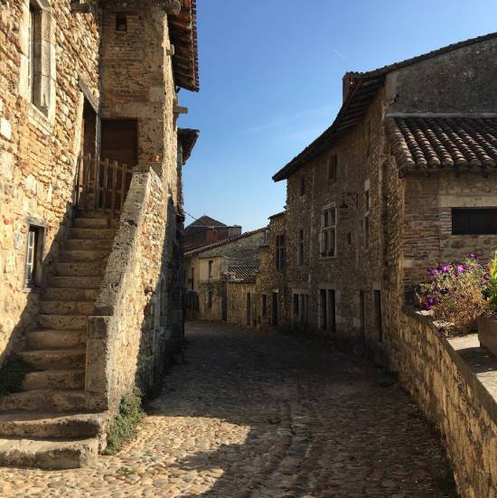 Pérouges, Francia - Guida e informazioni complete