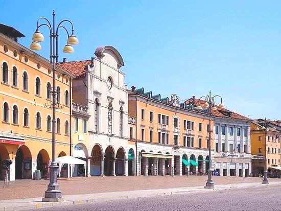 Piazza dei Martiri