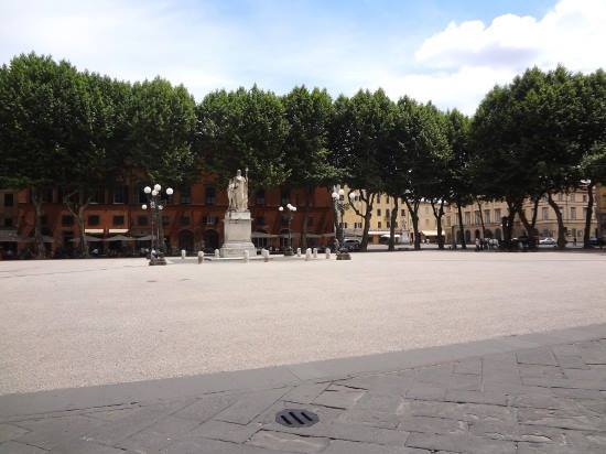 Piazza Napoleone - Lucca 
