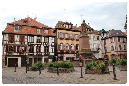 Place de la Sinne e la fontana