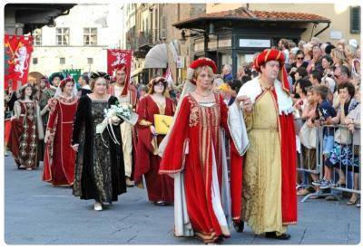 La sfilata storica del Libero Comune del 10 aprile