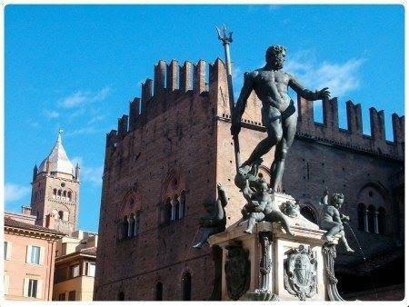 Fontana di Nettuno a Bologna