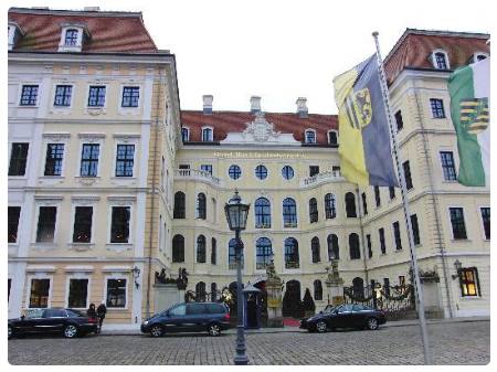 Taschenbergpalais