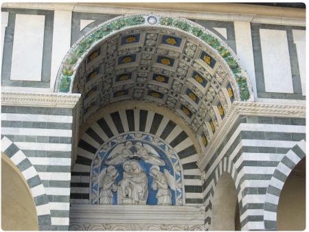 Duomo di  Pistoia - Terracotta Facciata