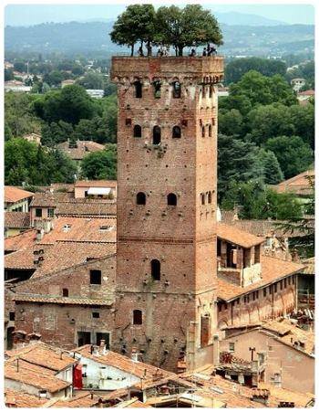 Torre Guinigi