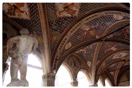Verone del Palazzo del Bargello a Firenze
